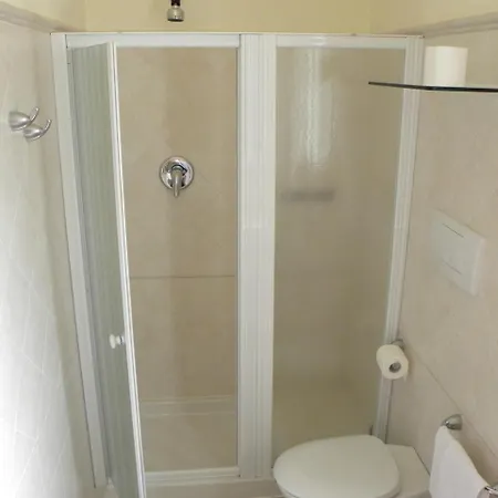 Ξενοδοχείο Donegal 3*